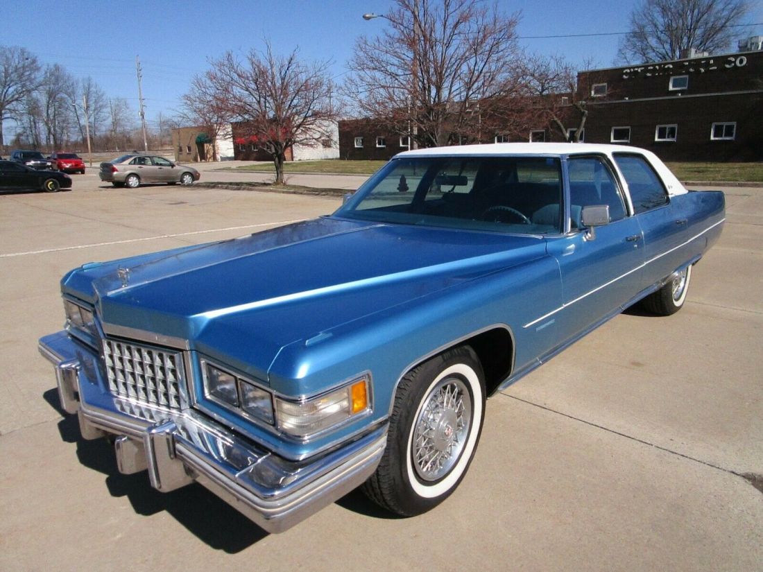 1976 Cadillac Fleetwood NO RESERVE AUCTION - LAST HIGHEST BIDDER WINS CAR!