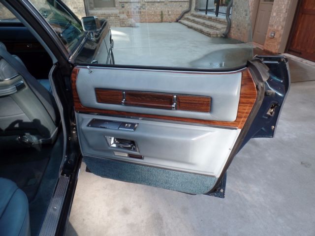 1976 Cadillac Fleetwood Brougham - photo 10