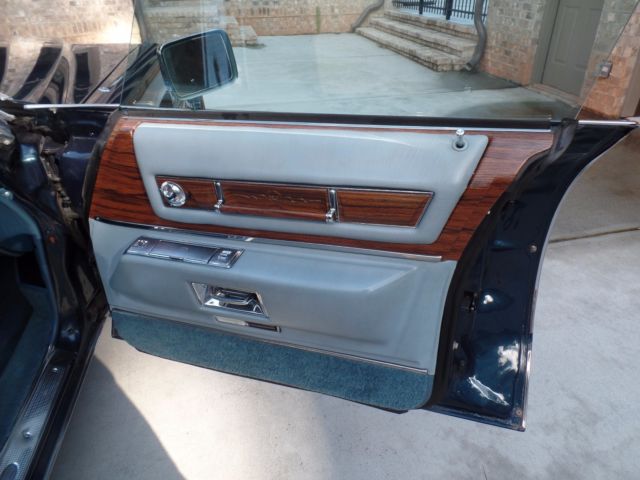 1976 Cadillac Fleetwood Brougham - photo 11