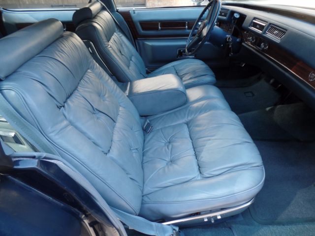 1976 Cadillac Fleetwood Brougham - photo 12