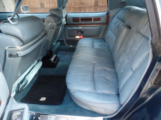 1976 Cadillac Fleetwood Brougham - photo 6