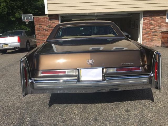 1976 Cadillac Fleetwood Brougham D'Elegance - photo 7