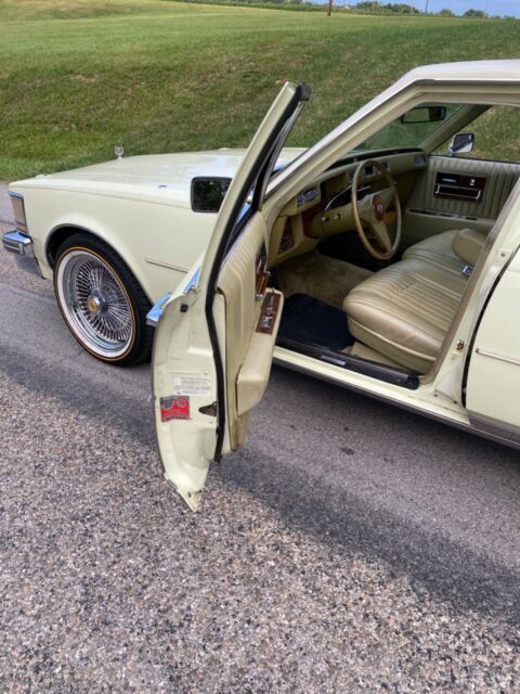 1976 Cadillac Seville - photo 2