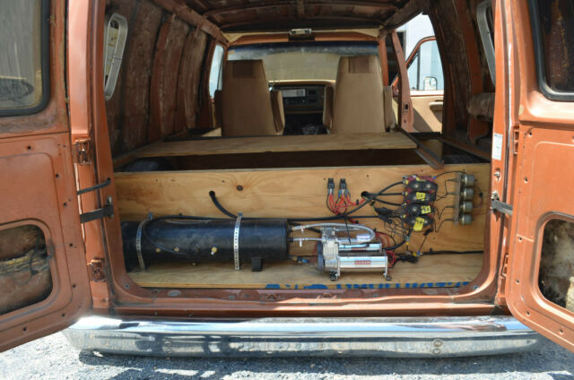1976 Ford E-Series Van e_150 - photo 13