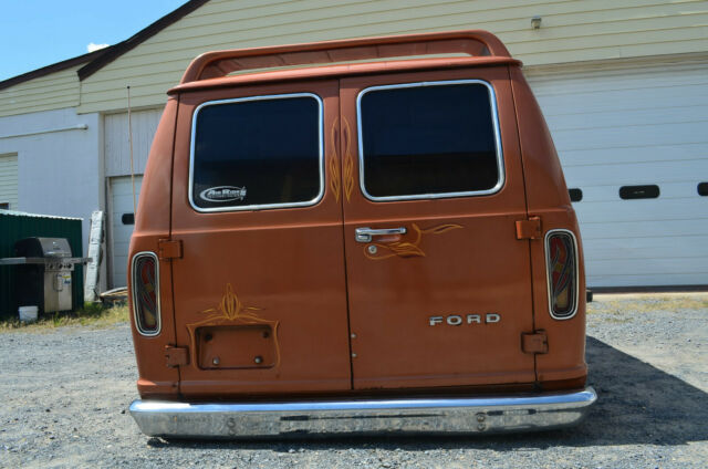 1976 Ford E-Series Van e_150 - photo 2