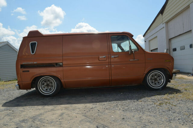 1976 Ford E-Series Van e_150 - photo 5