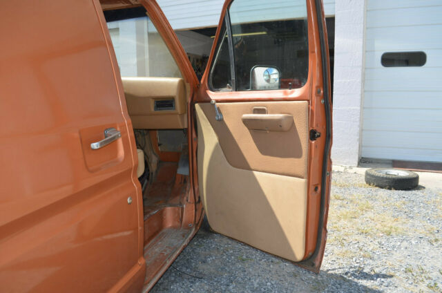 1976 Ford E-Series Van e_150 - photo 9