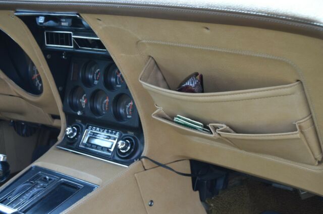 1976 Chevrolet Corvette - photo 10