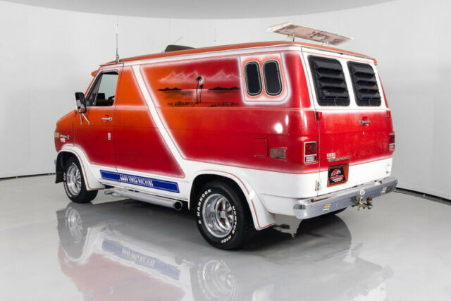 1976 Chevrolet G20 Van Good Times Van - photo 8