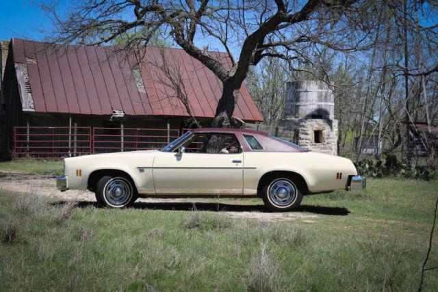 1976 Chevrolet Malibu Classic 1-Owner 43k miles V8 auto AC PS PB - photo 12