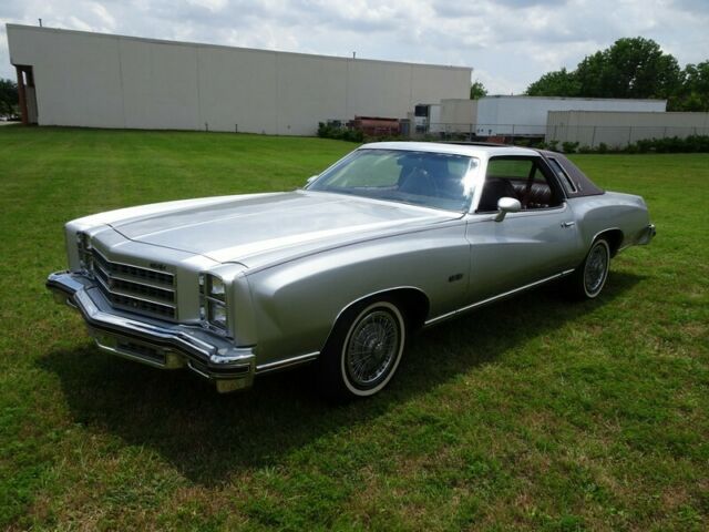 1976 CHEVROLET MONTE CARLO LANDAU- FACTORY SUNROOF, SWIVEL BUCKETS. COLD A/C 1976 Chevrolet Monte Carlo LANDAU