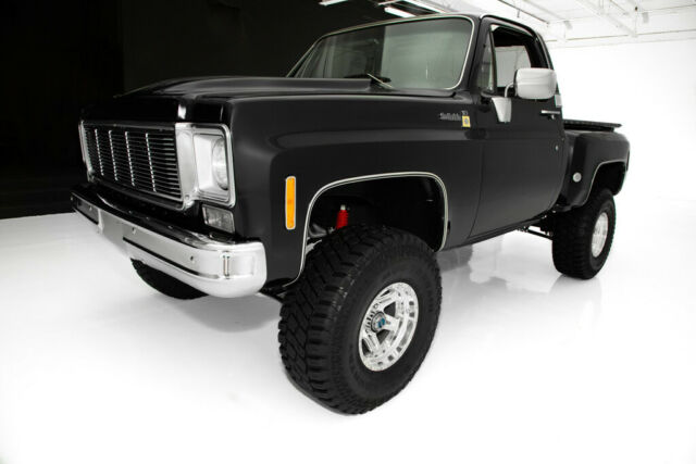 1976 Chevrolet Pickup 4WD Show Truck 383ci - photo 7