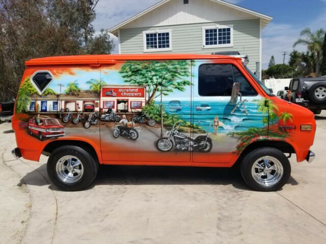 1976 Chevrolet G20 Van SHOW WINNING SHORTY VAN - photo 2