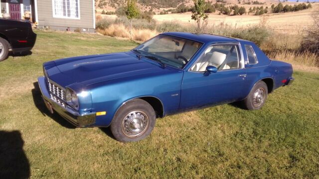 1976 Chevy Monza Towne Coupe 5 speed manual... NEW PAINT 1976 Chevrolet Monza