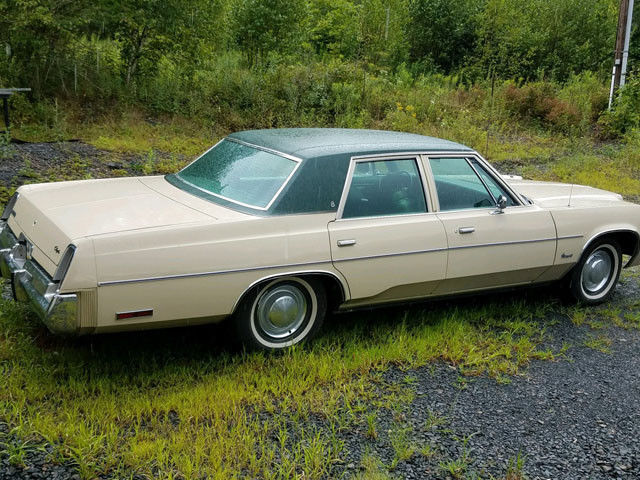 1976 Chrysler Newport 4 Door Sedan - photo 3
