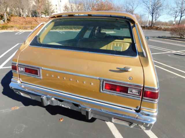 1976 Chrysler Town & Country - photo 11