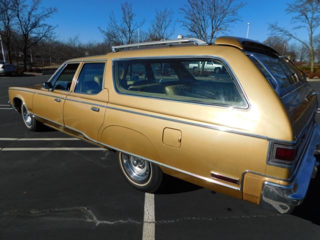 1976 Chrysler Town & Country - photo 4