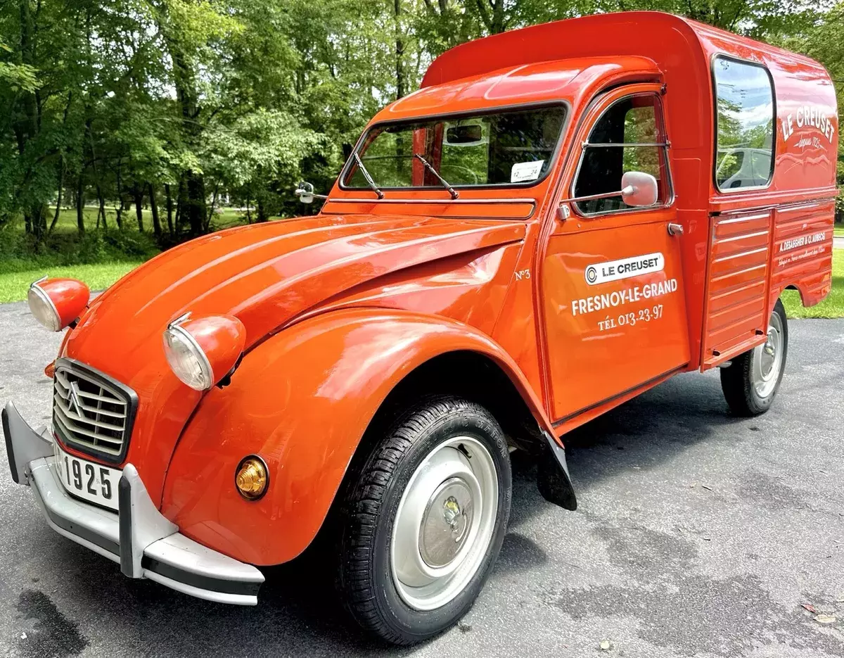 1976 Citroen 2 CV Fourgonette Orange 1976 Citroën 2cv
