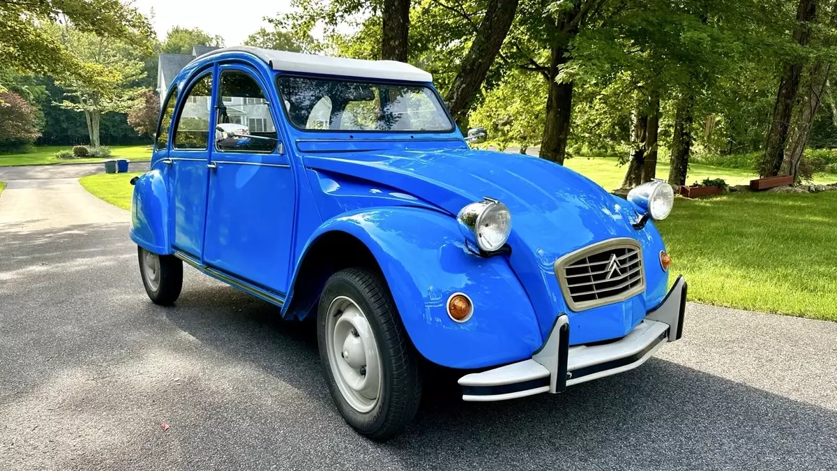 1976 Citroen 2 CV Sedan Blue 1976 Citroen 2 CV