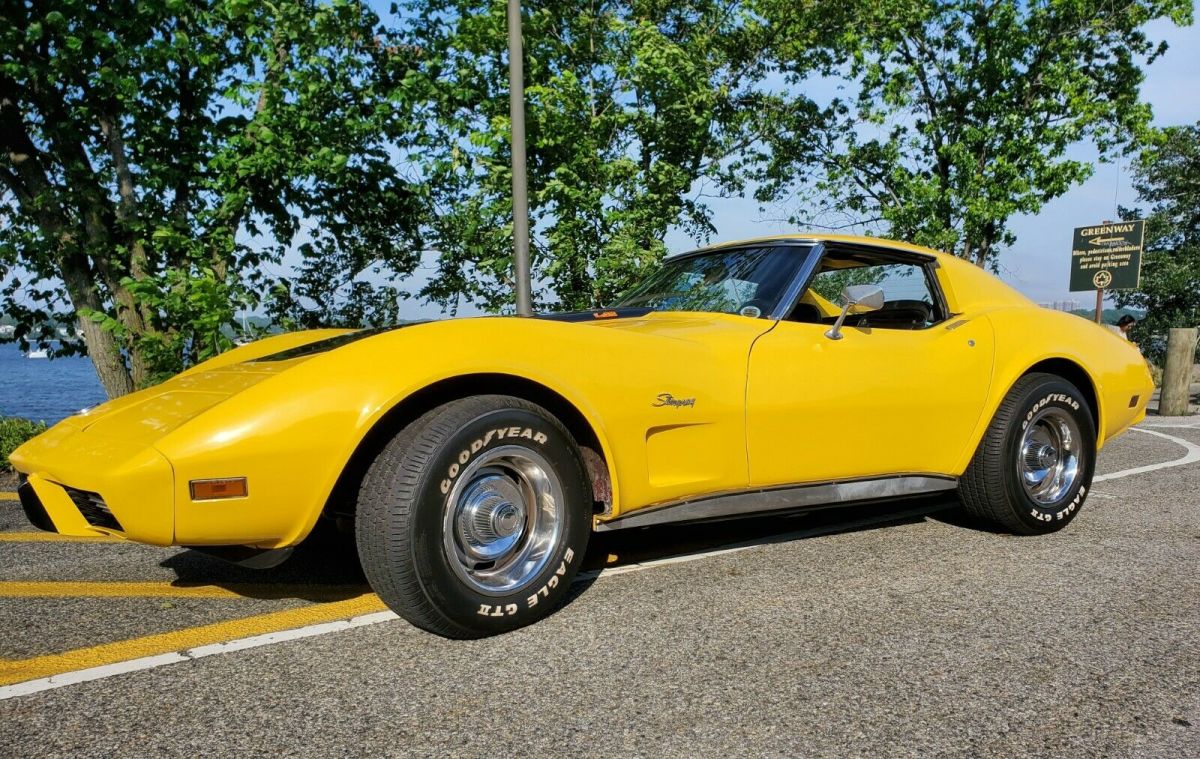 1976 CORVETTE STINGRAY. NEAR PERFECT, ENGINE & TRANSMISSION REBUILT. 1976 Chevrolet Corvette