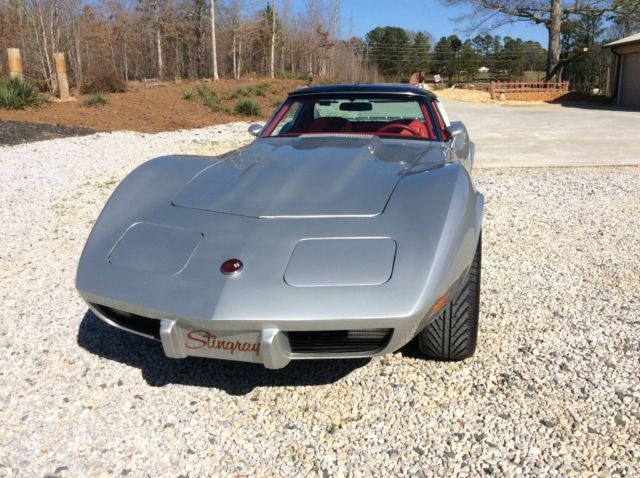 1976 Chevrolet Corvette Stingray T-Top Coupe - photo 2
