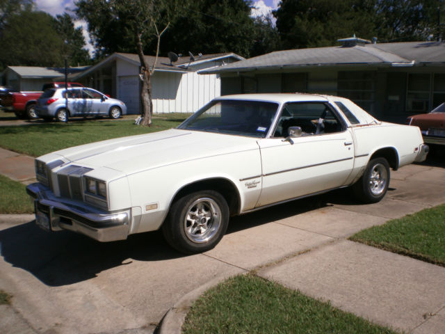 1976 CUTLASS SUPREME BROUGHAM - CLASSIC ANTIQUE 1976 Oldsmobile Cutlass Supreme Brougham
