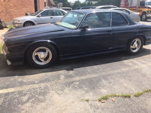1976 Jaguar XJ12 - photo 2