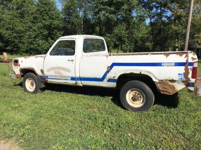 1976 DODGE 4x4 POWER WAGON 1976 Dodge Power Wagon
