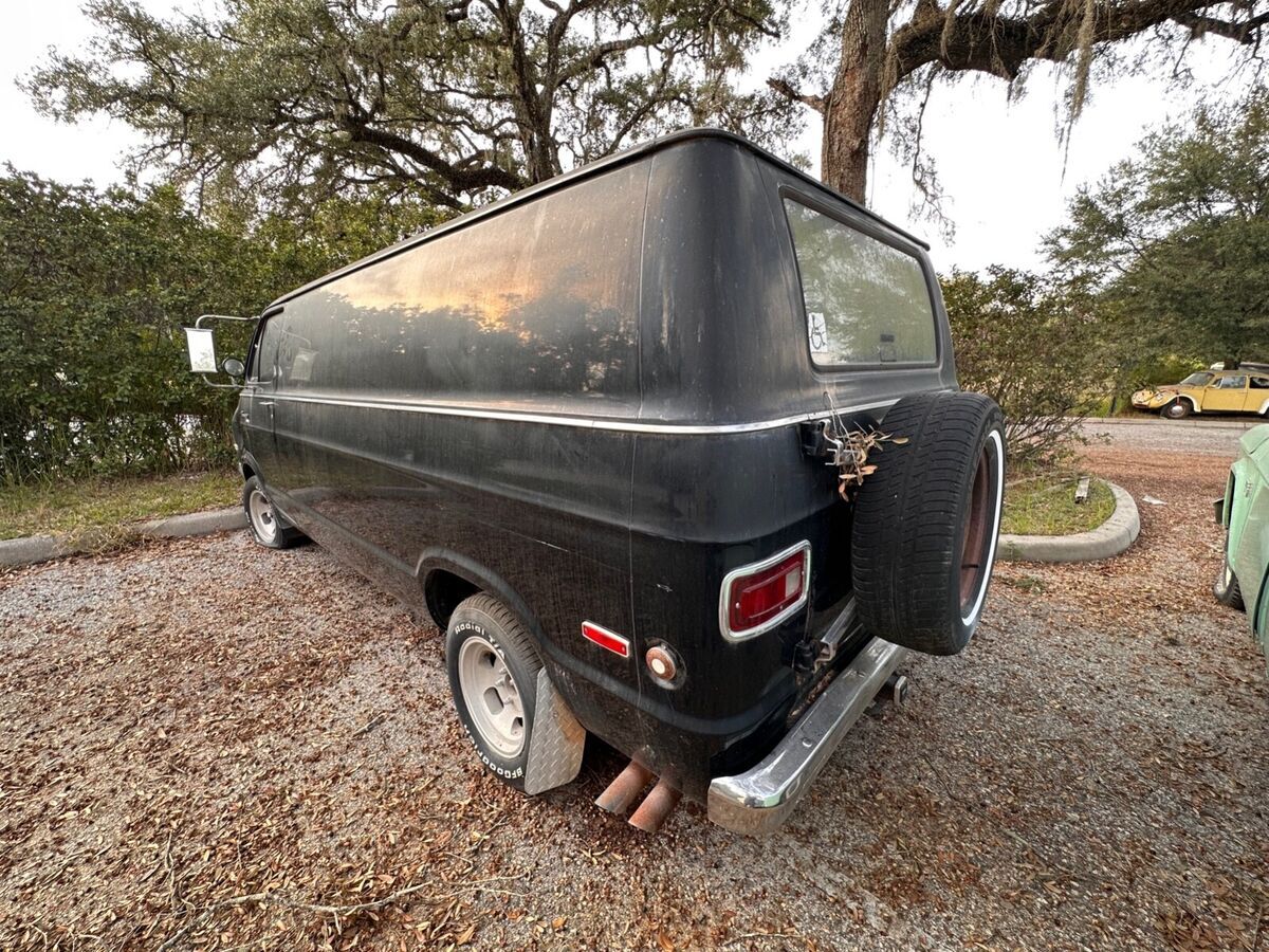 1976 Dodge B100 Van 318 V8 Handicap Equipped 40K Miles Original - photo 2