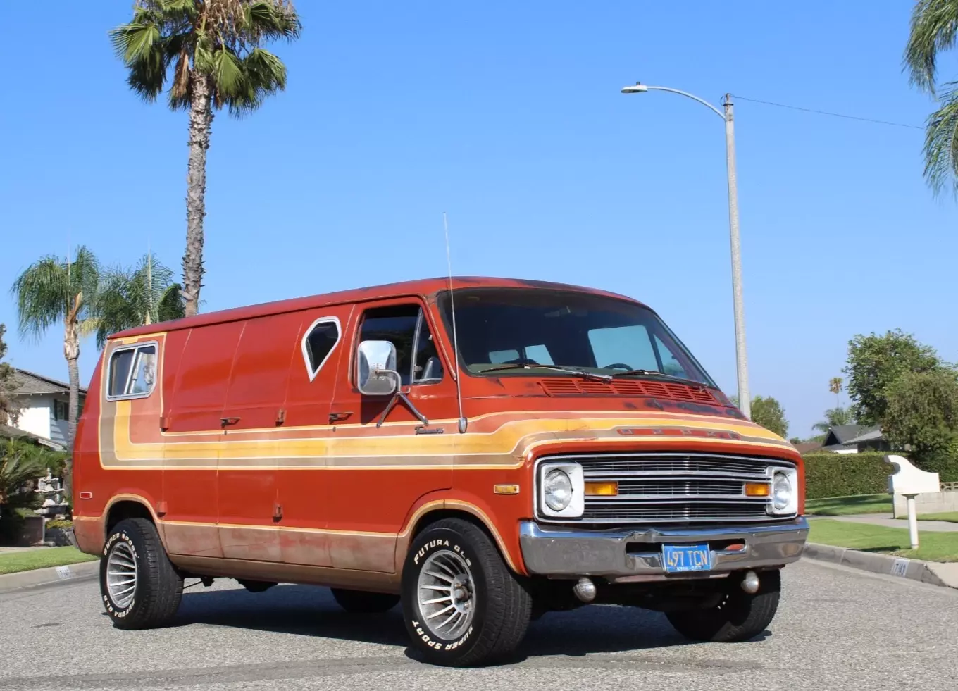 1976 Dodge B200 Van TRADESMAN VINTAGE HIPPIE VAN CUSTOM ORIGINAL B200 V8