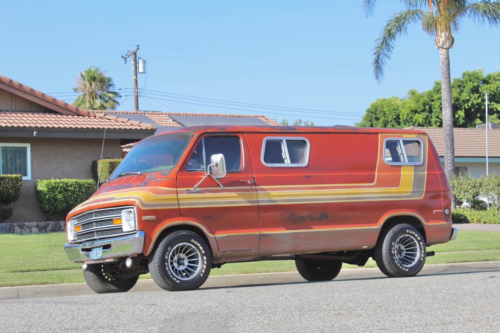 1976 Dodge B200 Van TRADESMAN VINTAGE HIPPIE VAN CUSTOM ORIGINAL B200 V8 - photo 10