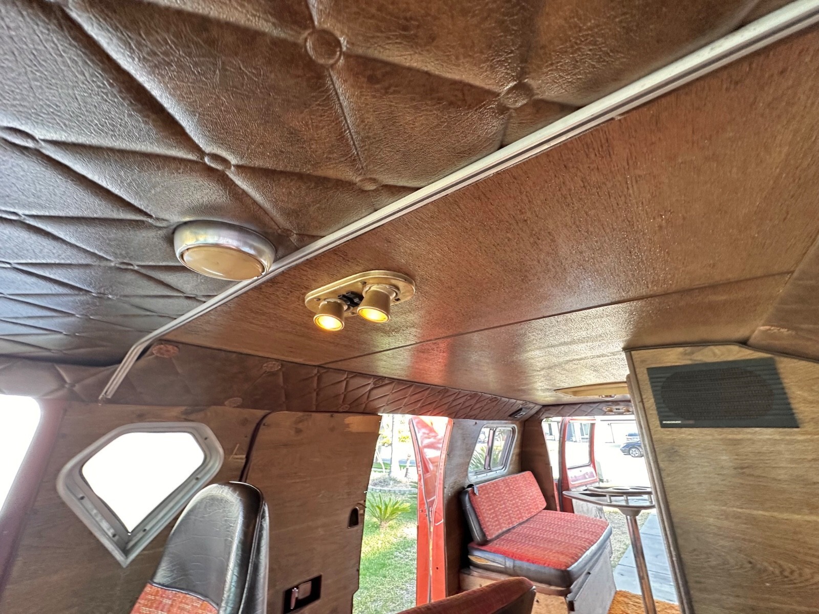 1976 Dodge B200 Van TRADESMAN VINTAGE HIPPIE VAN CUSTOM ORIGINAL B200 V8 - photo 11