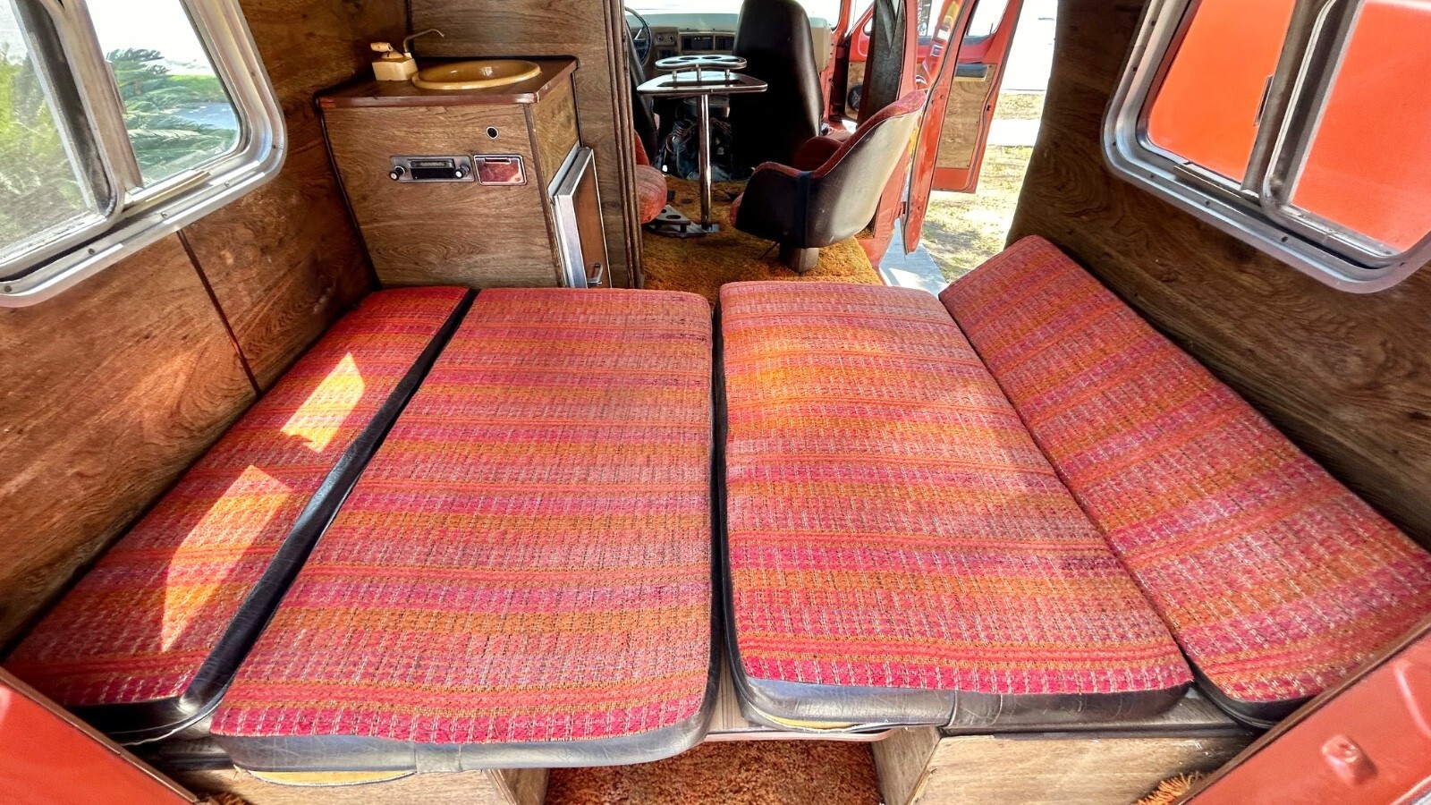 1976 Dodge B200 Van TRADESMAN VINTAGE HIPPIE VAN CUSTOM ORIGINAL B200 V8 - photo 12