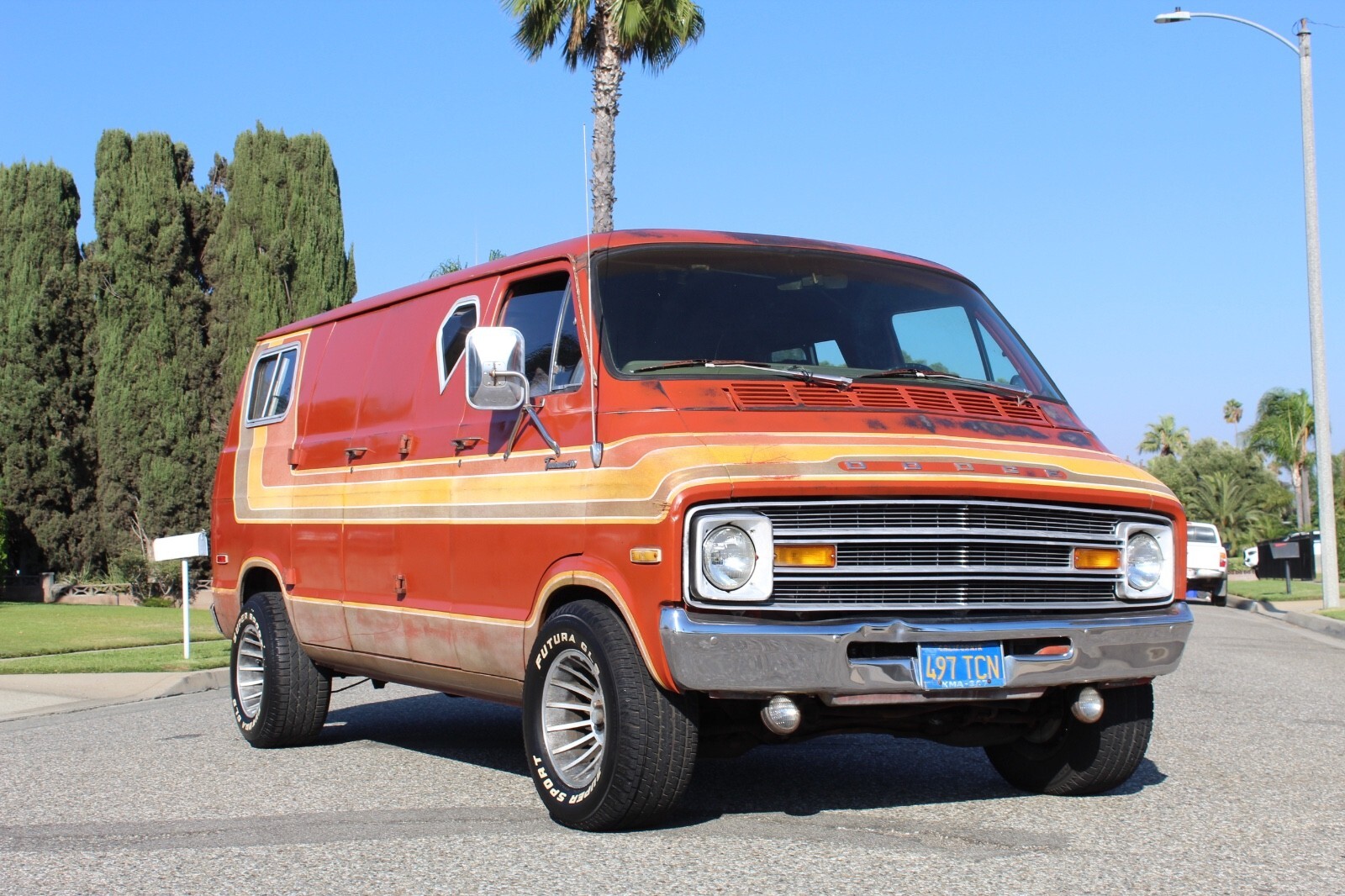 1976 Dodge B200 Van TRADESMAN VINTAGE HIPPIE VAN CUSTOM ORIGINAL B200 V8 - photo 7