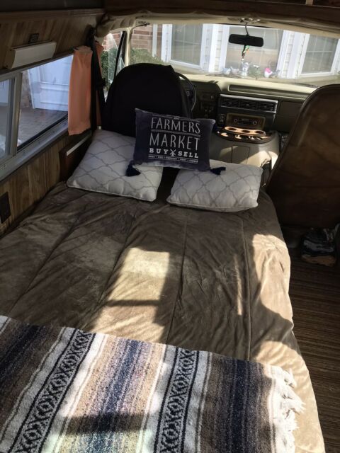 1976 Dodge B300 Coachmen Campervan RV - photo 6