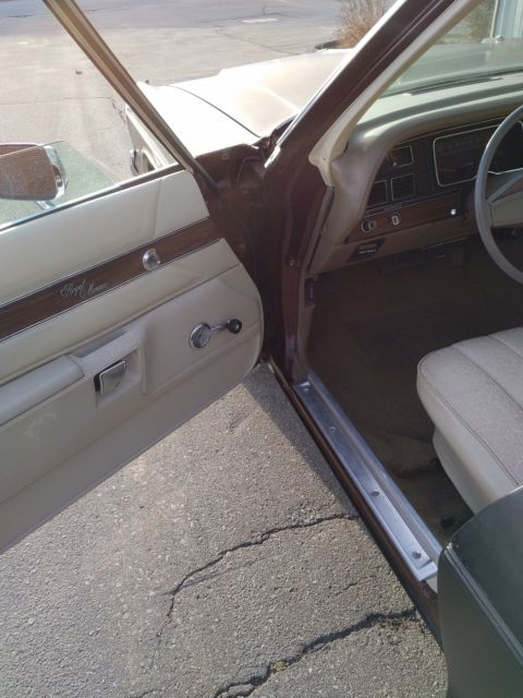1976 Dodge Monaco 4 Door Sedan - photo 5