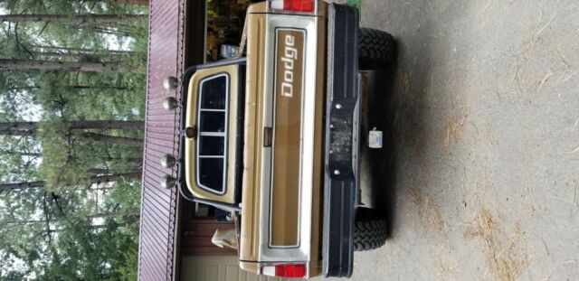 1976 Dodge Power Wagon Adventurer - photo 4