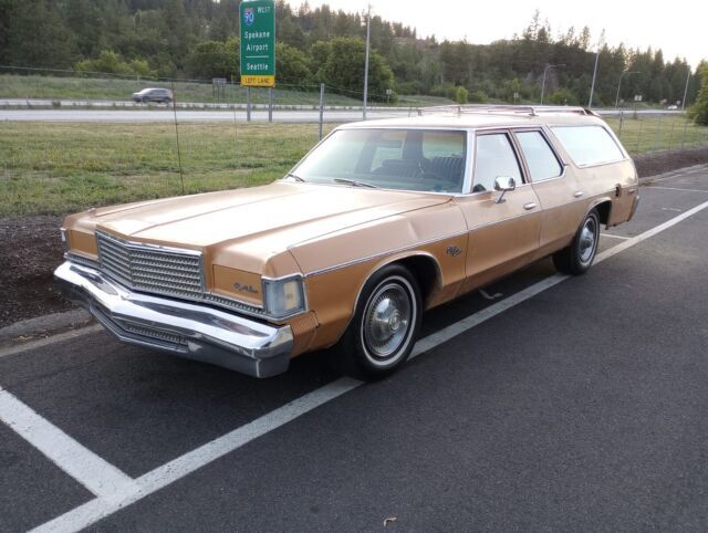 1976 Dodge Royal Monaco 6 passenger station wagon 1976 Dodge Royal Monaco