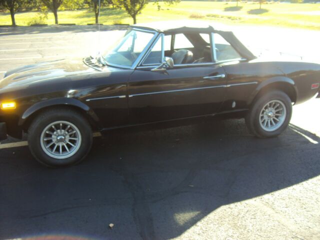 1976 Fiat 124 Spider - photo 2