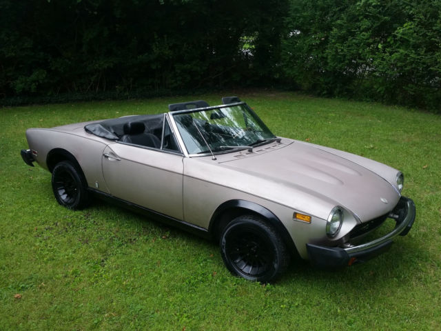 1976 Fiat 124 Spider Convertible 2-Door - photo 2