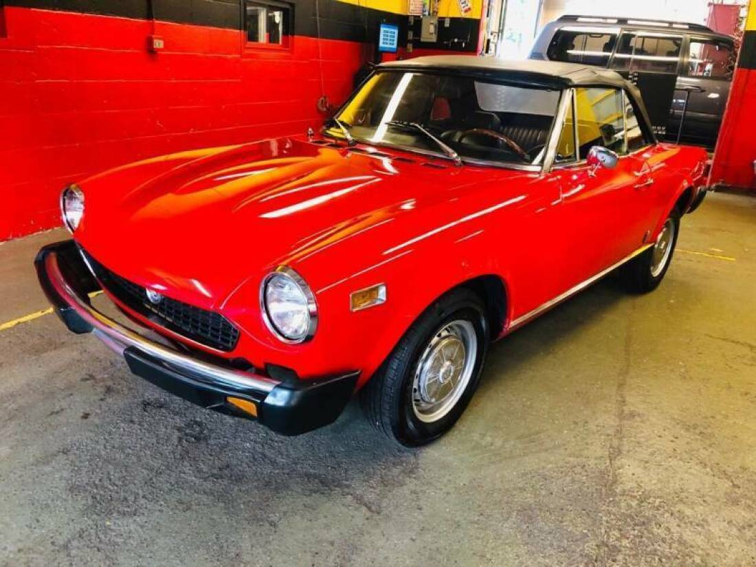 1976 Fiat 124 Spider - photo 2