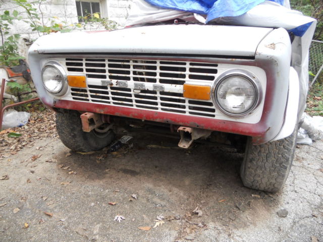 1976 Ford Bronco Custom Sport Utility 2-Door - photo 2