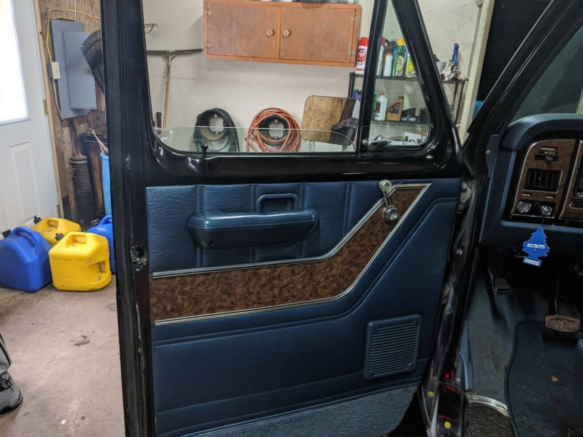 1976 Ford E-Series Van Chateau - photo 11