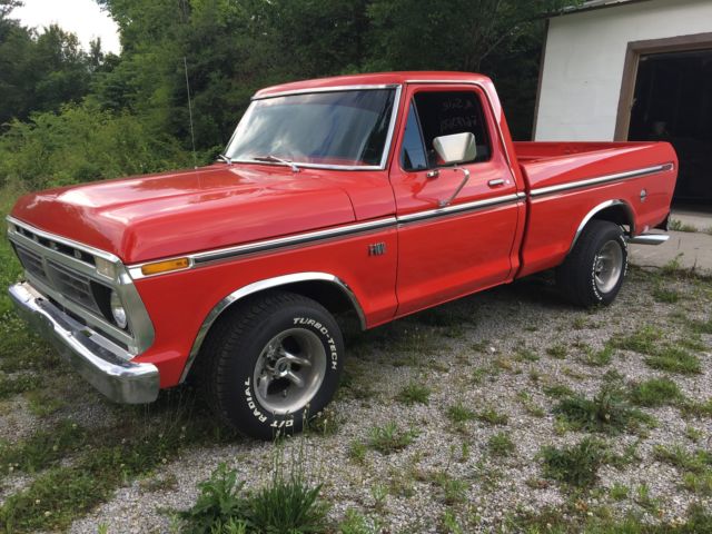 1976 Ford F-100 Base Standard Cab Pickup 2-Door 1976 Ford F-100