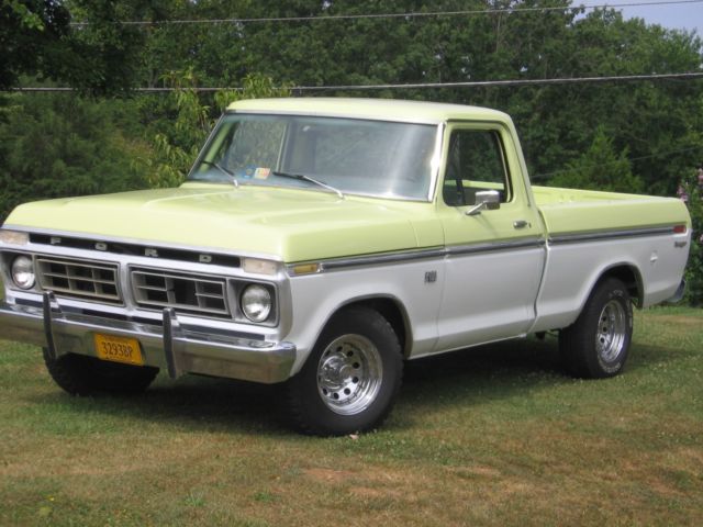 1976 Ford F-100 Ranger Short bed Truck 8 cylinder 3 speed manual 1976 Ford F-100