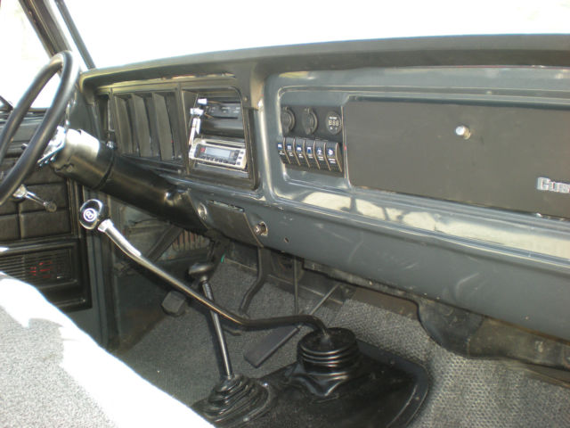 1976 Ford F-100 Ranger XLT Standard Cab Pickup 2-Door - photo 9