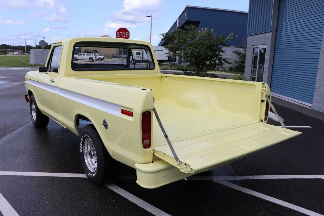 1976 Ford F-100 Restored Pickup Truck Automatic F100 80+ HD Pics - photo 10