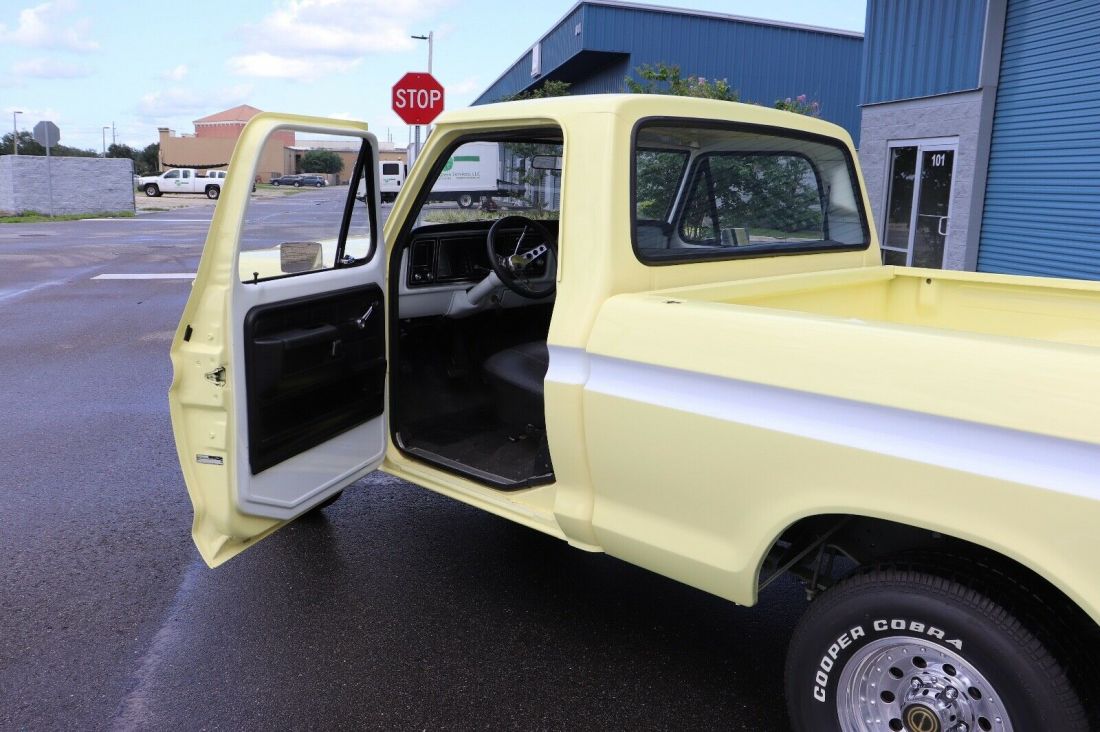 1976 Ford F-100 Restored Pickup Truck Automatic F100 80+ HD Pics - photo 12