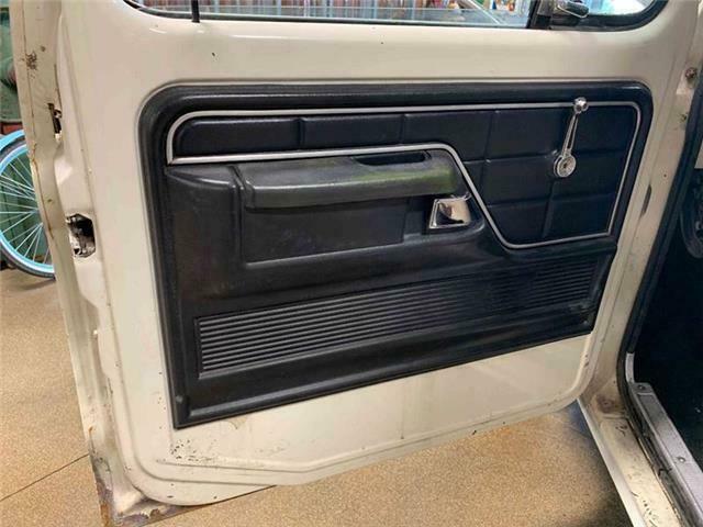 1976 Ford F-250 Super Cab Ranger Short bed Trailer Special - photo 11