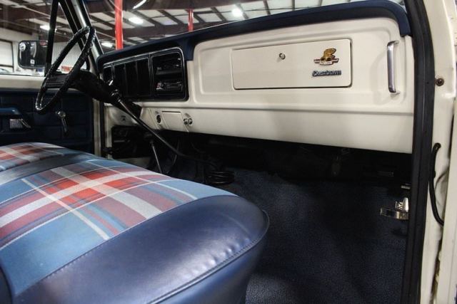1976 Ford F-250 Bicentennial - photo 12